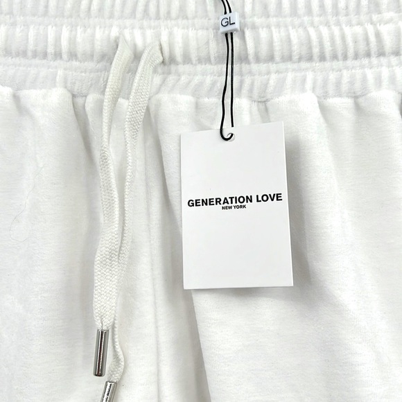 🆕Generation Love New York Britt White Soft Velour Shorts Choose Love - Picture 4 of 8